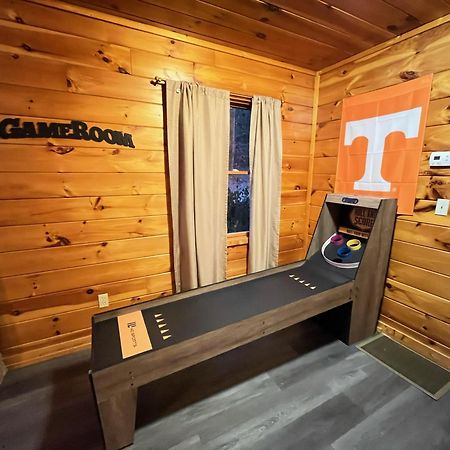 Smokey Mountain Retreat, Hot Tub, Game Room, Sleeps 8! Gatlinburg Exterior foto