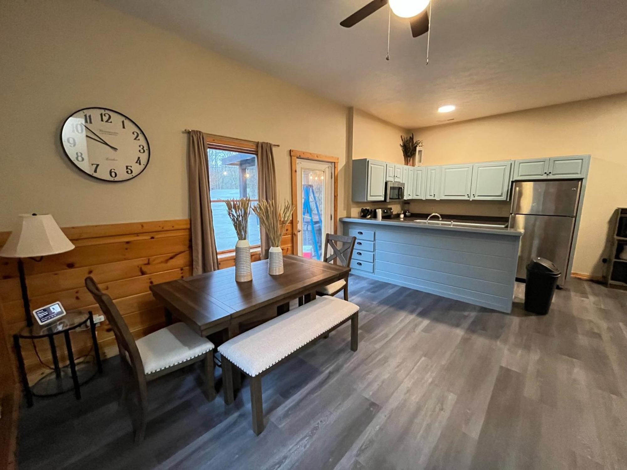 Smokey Mountain Retreat, Hot Tub, Game Room, Sleeps 8! Gatlinburg Exterior foto