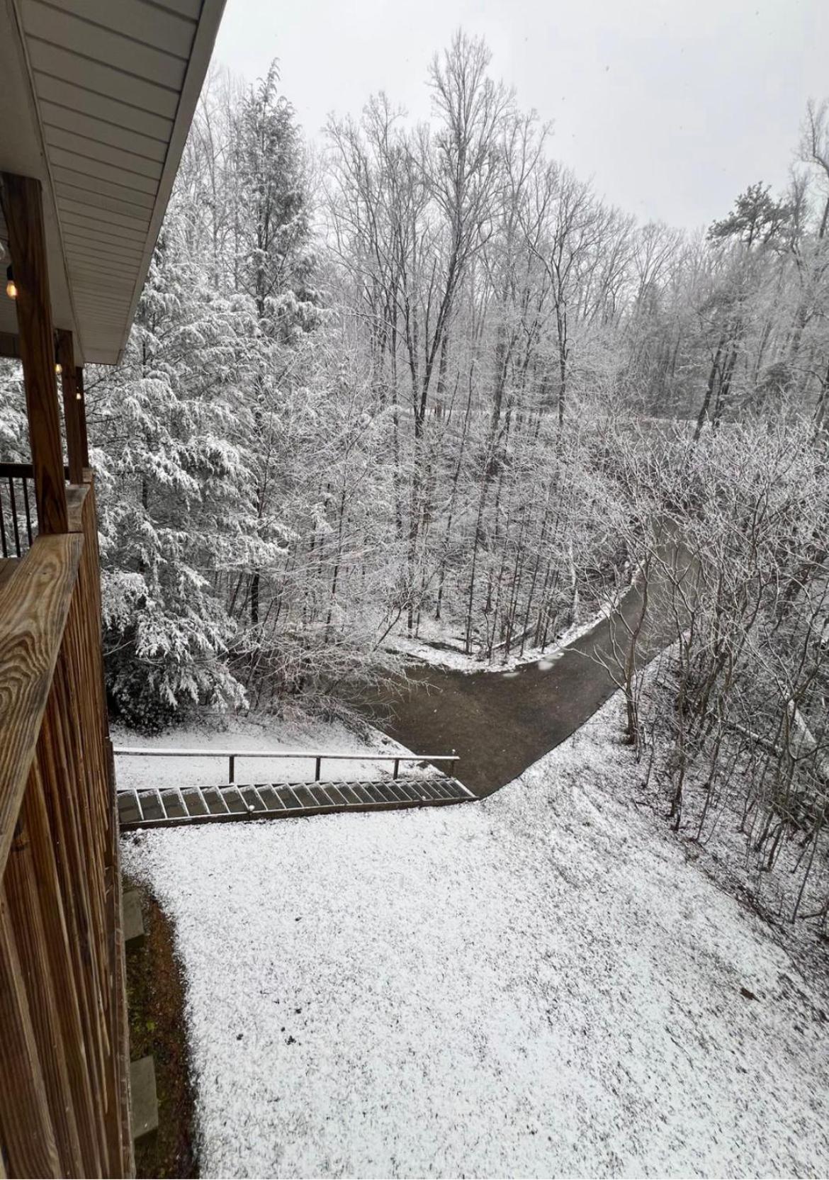 Smokey Mountain Retreat, Hot Tub, Game Room, Sleeps 8! Gatlinburg Exterior foto