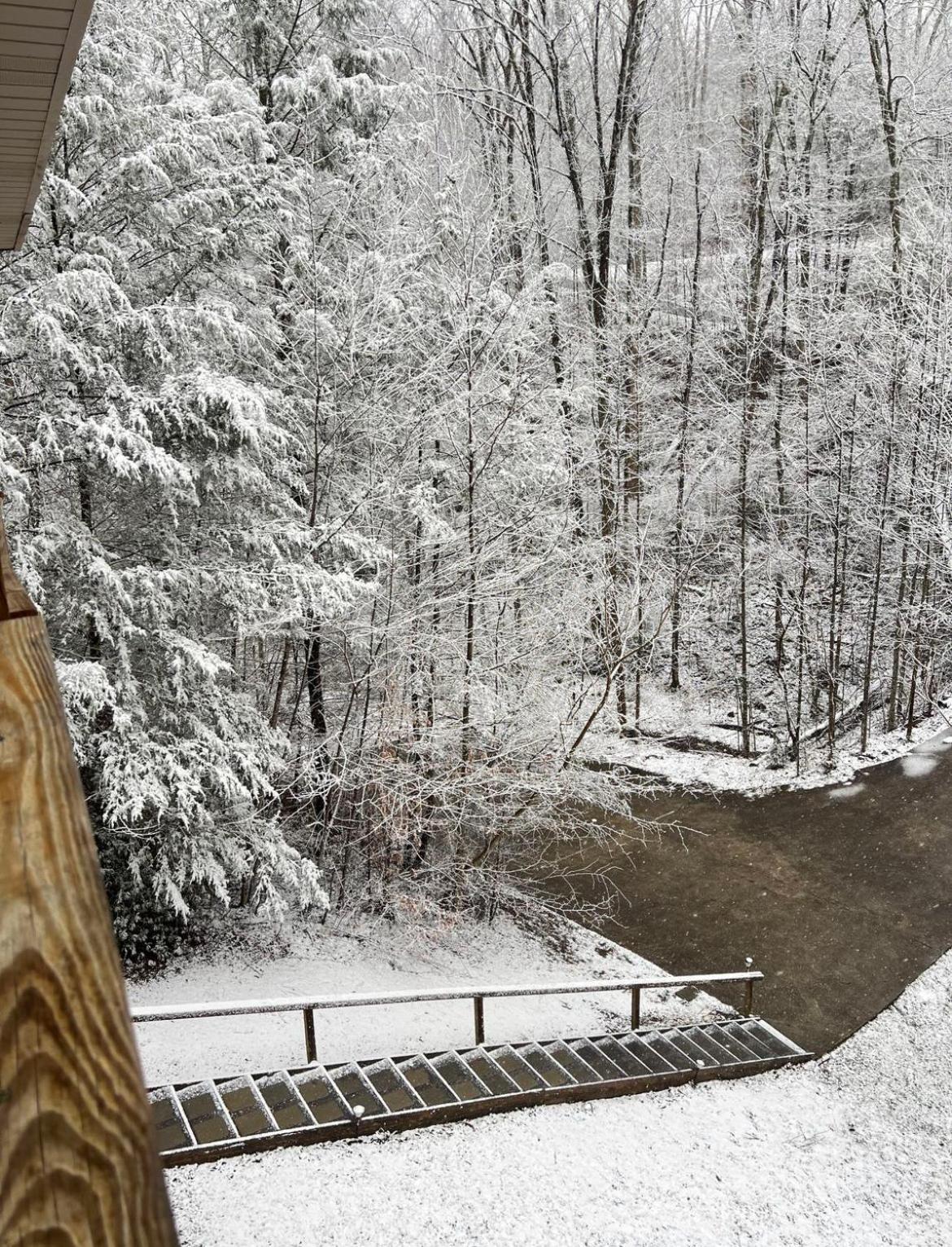 Smokey Mountain Retreat, Hot Tub, Game Room, Sleeps 8! Gatlinburg Exterior foto